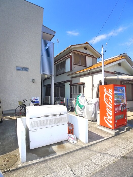 コンパ－トメントハウス検見川の物件外観写真