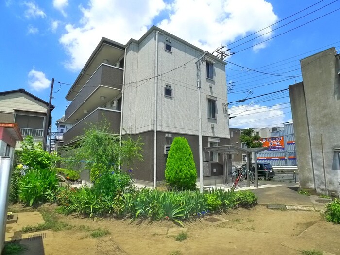 ブルーバードの物件外観写真