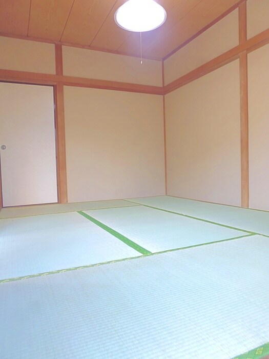 ヴィラホワイトの物件内観写真