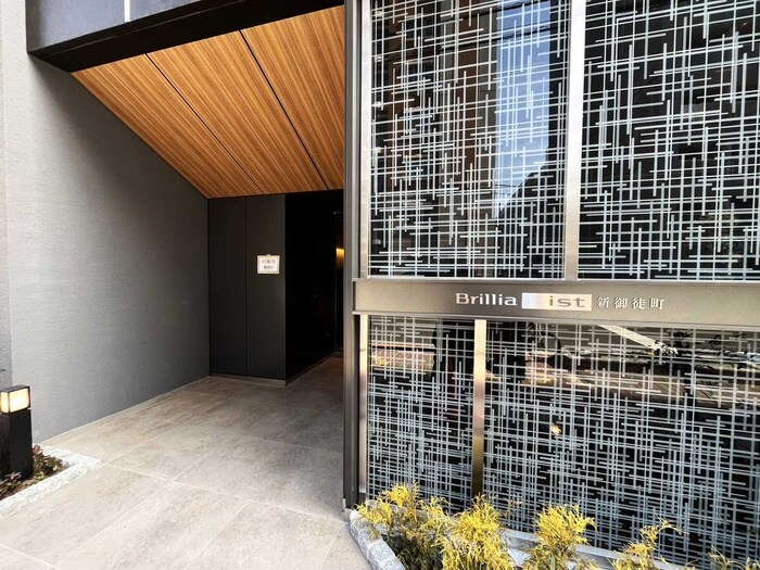 Brillia ist 新御徒町の物件外観写真