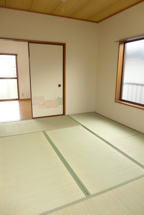 サンビレッジ春日の物件内観写真