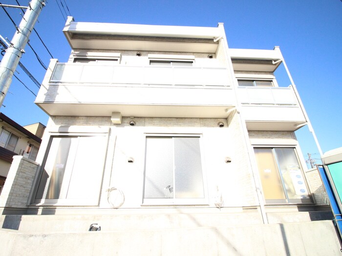 リブリ・アジール・リラの物件外観写真