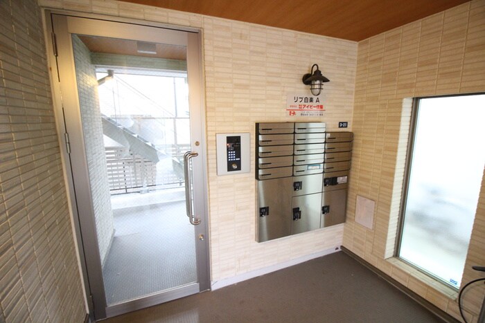 リブ白楽Aの物件外観写真