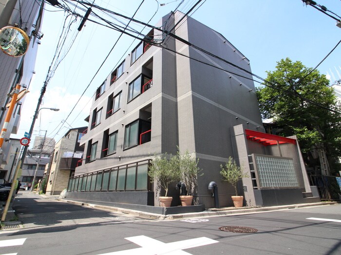 ヒルサイド初台の物件外観写真