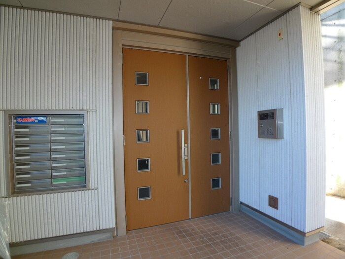 ﾒｰﾌﾟﾙﾋﾙｽﾞｶﾞｰﾃﾞﾝの物件外観写真