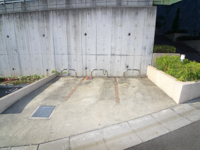 ﾒｰﾌﾟﾙﾋﾙｽﾞｶﾞｰﾃﾞﾝの物件外観写真