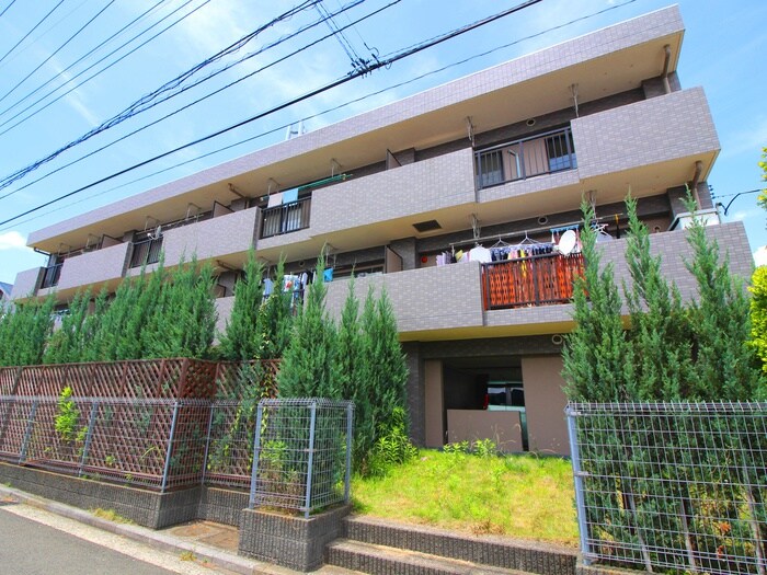 パ－クサイド長坂の物件外観写真