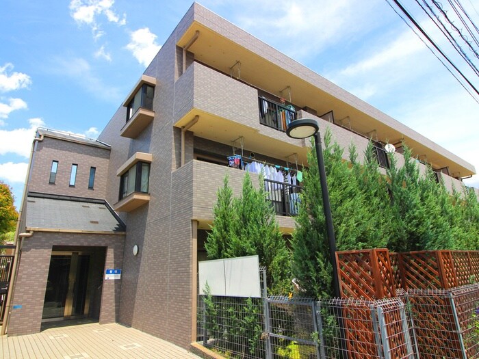 パ－クサイド長坂の物件外観写真