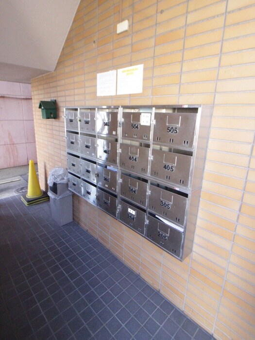 パークサイドマンション松が丘の物件外観写真