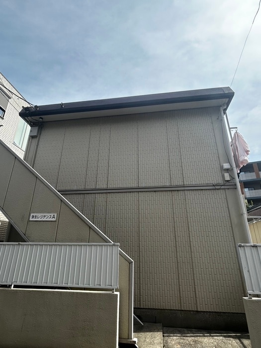 弥生レジデンスA棟の物件外観写真