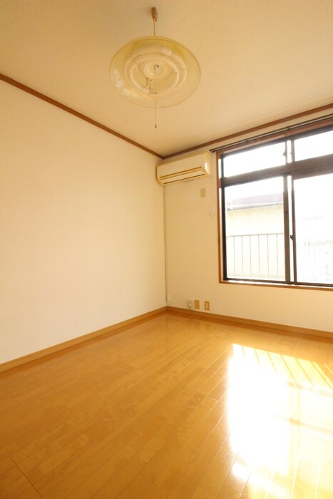 弥生レジデンスA棟の物件内観写真