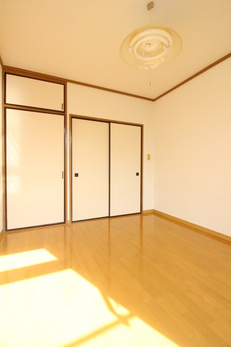 弥生レジデンスA棟の物件内観写真