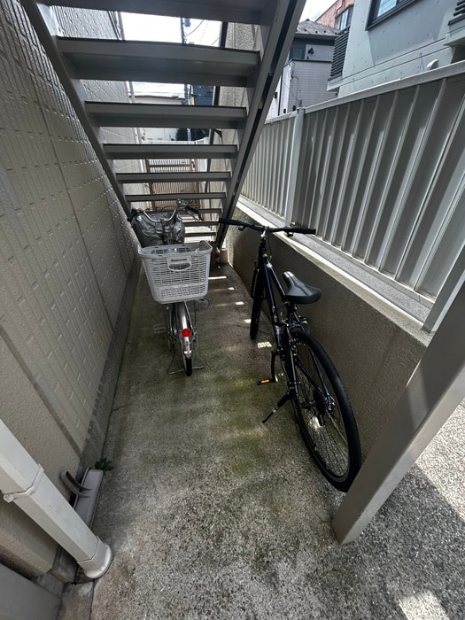 弥生レジデンスA棟の物件外観写真