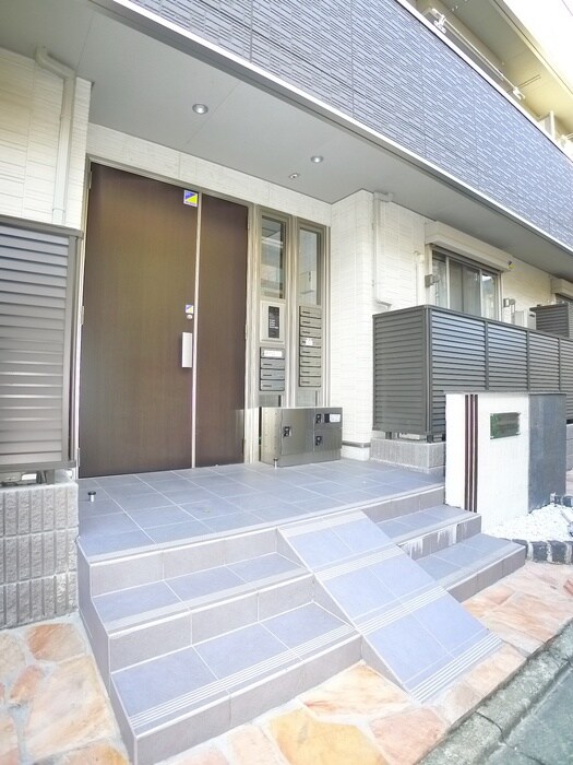 コンフォール高砂の物件外観写真