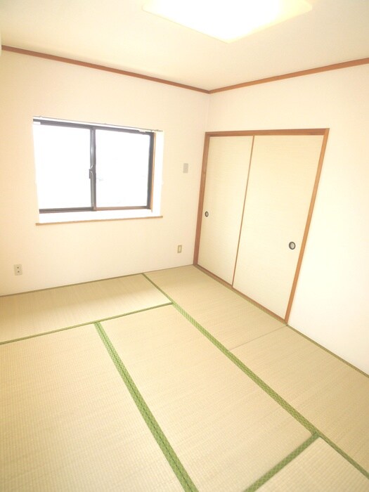 エメラルドハイツＥの物件内観写真