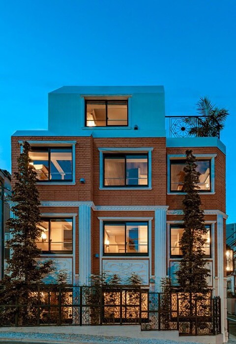 CONTEL YOTSUYAの物件外観写真