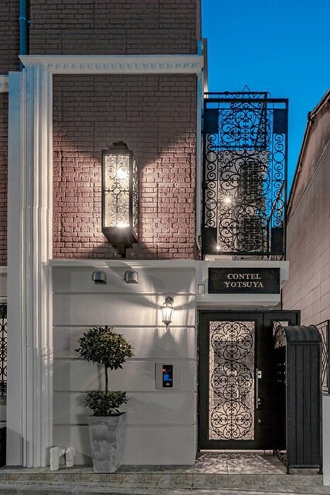 CONTEL YOTSUYAの物件外観写真