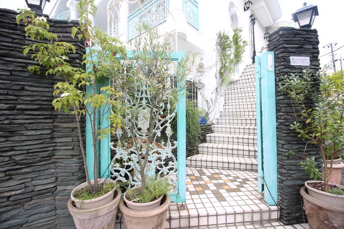 アゼ－ルリド－マンションの物件外観写真