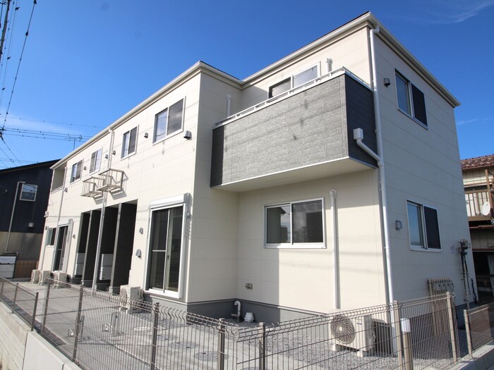 ﾘｰﾌﾞﾙﾌｧｲﾝ三郷新和Ⅱの物件外観写真