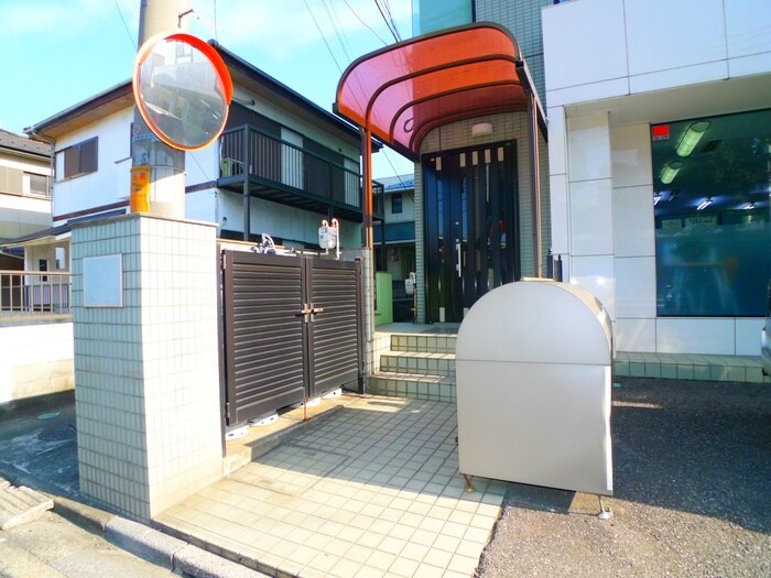 リーフビルドの物件外観写真