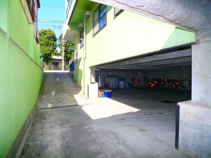 リーフビルドの物件外観写真