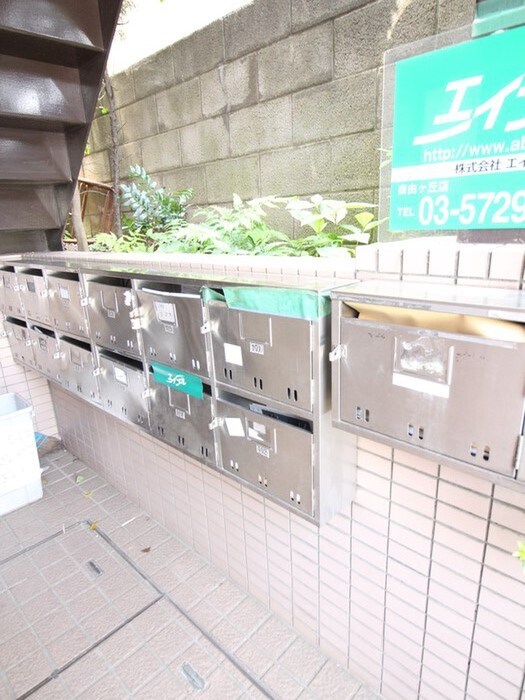 プチ・バレ－ヌ自由が丘の物件外観写真