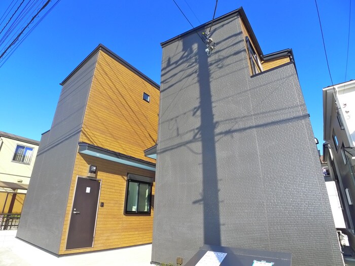 Lucia　新松戸の物件外観写真