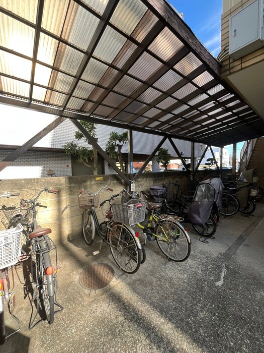 サニースクエアの物件外観写真