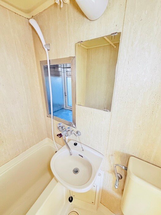 ホワイトコ－ト田奈の物件内観写真