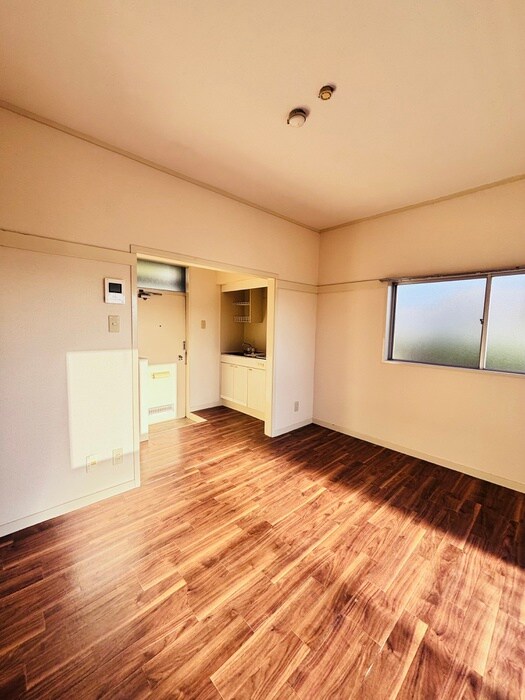 ホワイトコ－ト田奈の物件内観写真