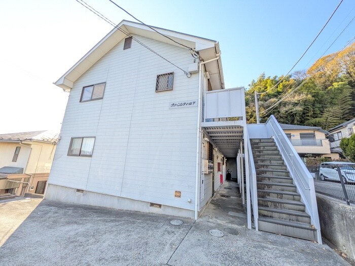 グリ－ンシテイ・山下の物件外観写真