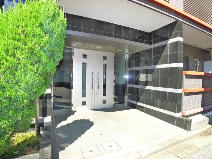 ラ・スカーラの物件外観写真