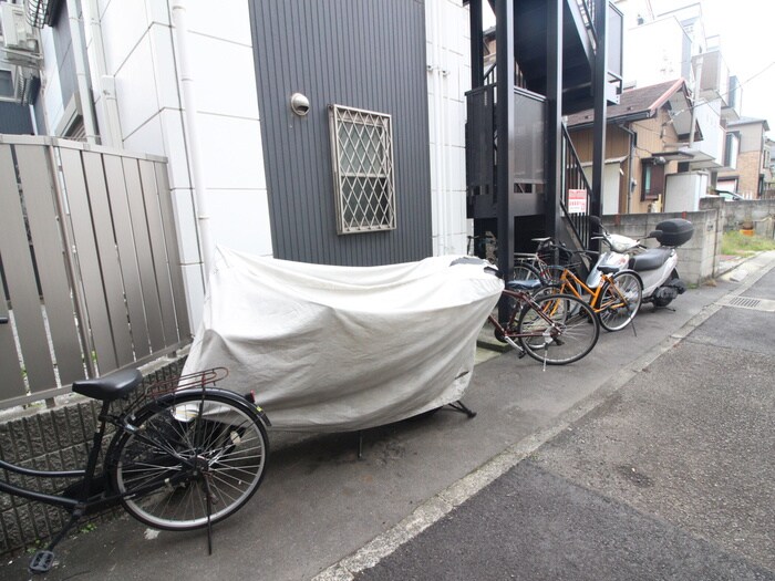 アザレ中丸子の物件外観写真