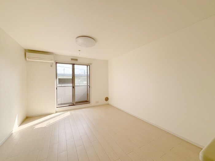 パルテール河辺の物件内観写真