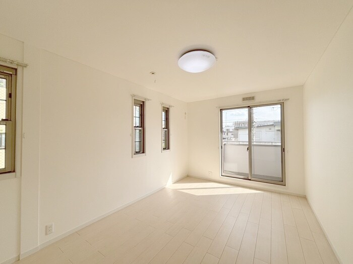 パルテール河辺の物件内観写真