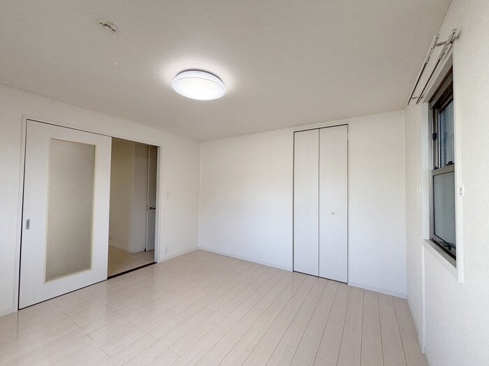 パルテール河辺の物件内観写真