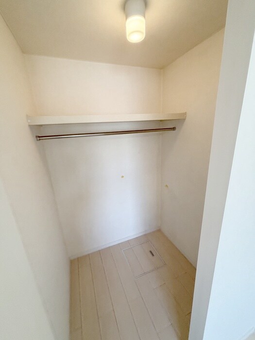 パルテール河辺の物件内観写真