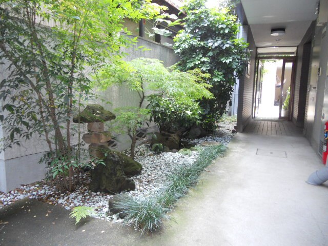 レフォルマ千駄木の物件外観写真