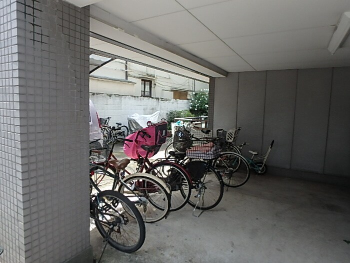 レフォルマ千駄木の物件外観写真