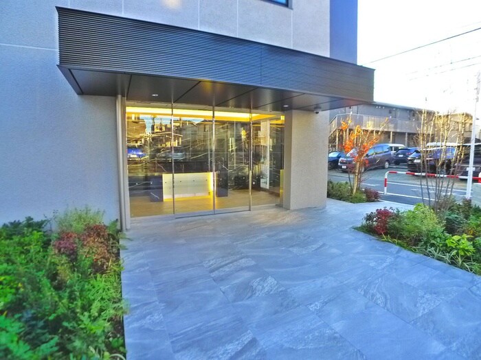 Alivis本八幡の物件外観写真