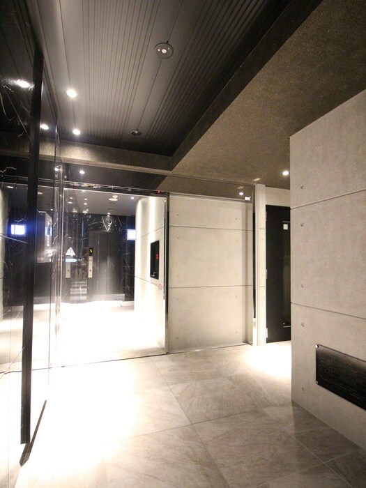 S-RESIDENCE新宿御苑の物件外観写真