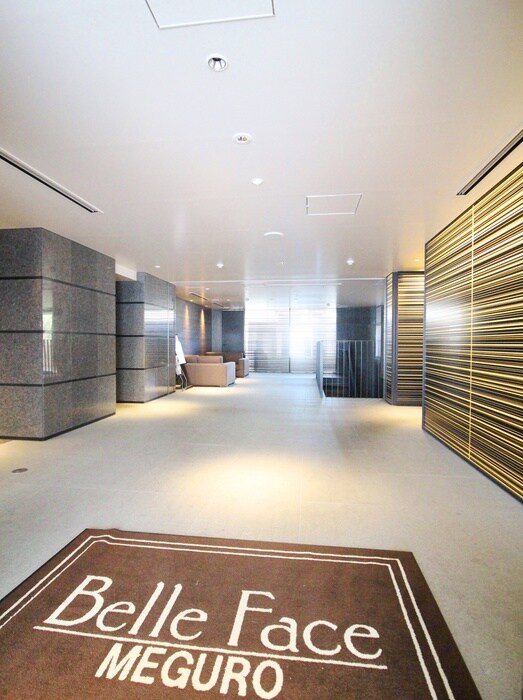 ベルファ－ス目黒の物件外観写真