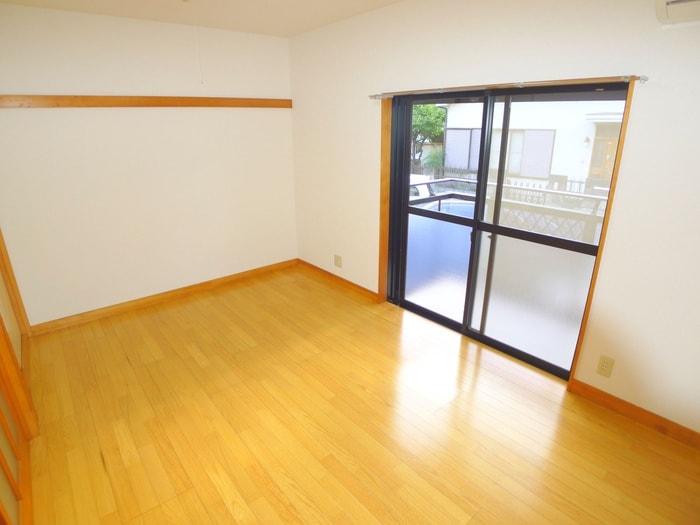 中央コータース二番館の物件内観写真