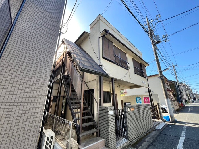 リオハイツの物件外観写真