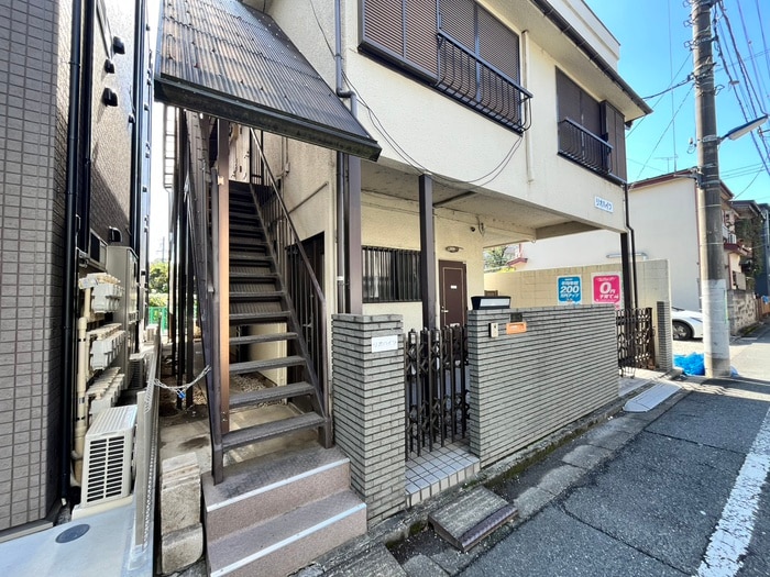 リオハイツの物件外観写真