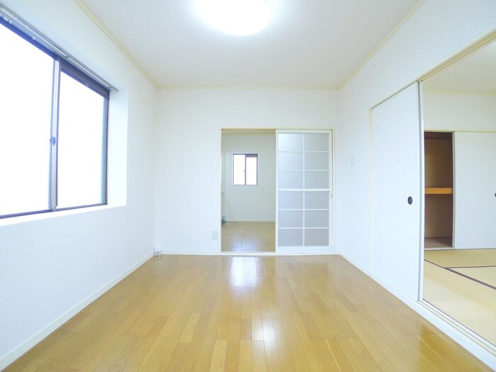 プティシャンブルＫの物件内観写真