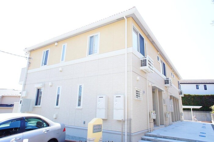 ルミエールAの物件外観写真