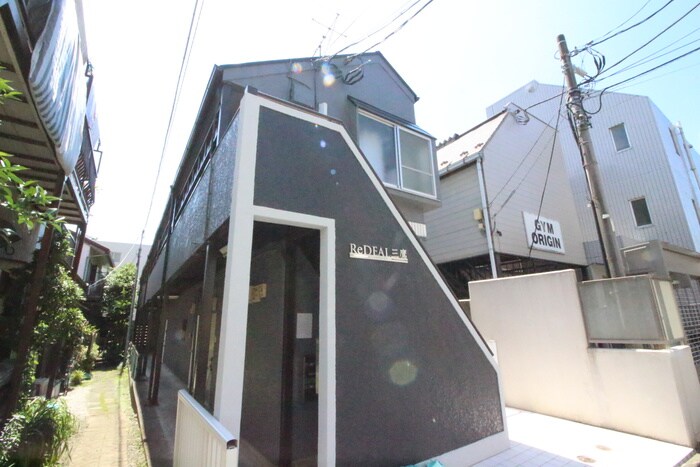 リデアル三鷹の物件外観写真