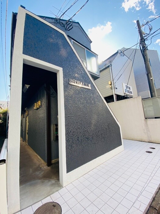 リデアル三鷹の物件外観写真