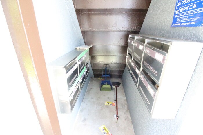 リデアル三鷹の物件外観写真